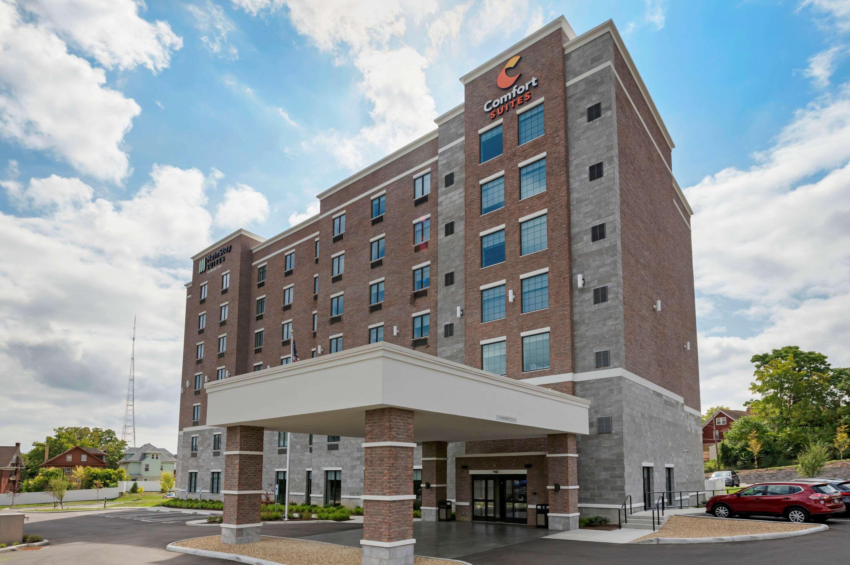 Comfort Suites Cincinnati University - Downtown Extérieur photo